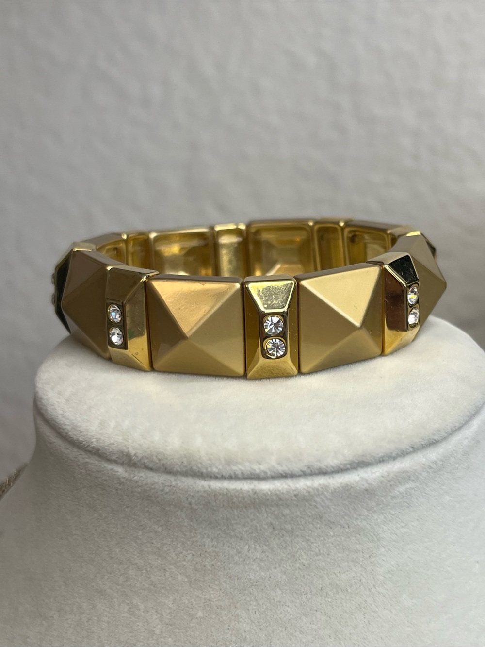Gold chunky rhinestone stretch bracelet
